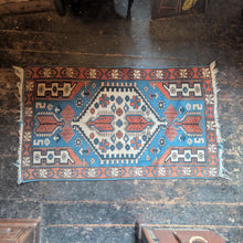 Load image into Gallery viewer, 4'5" x 2'6" Vintage Caucasian Azerbaijan Hand Knotted Wool Rug – Geometric Tribal – 135 x 77cm