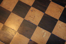 Load image into Gallery viewer, Victorian inlaid tilt-top chess Pedestal Chess Board, c.1850–1870