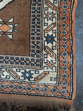 Load image into Gallery viewer, 5'6" x 4'4" Antique Turkish Kars Hand Knotted Wool Rug - Geometric Tribal Design - 168 x 133 cm