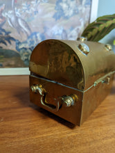 Load image into Gallery viewer, Vintage Brass Indian Kerala Betel Nut Pandan Box
