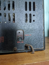 Load image into Gallery viewer, Vintage Murphy U102  Valve Radio
