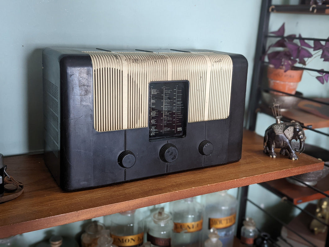 Vintage Murphy U102  Valve Radio