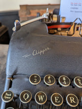 Load image into Gallery viewer, Smith Corona Clipper Travelling Vintage Typewriter
