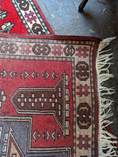 Load image into Gallery viewer, 6&#39;7&quot; x 3&#39;5&quot; Vintage Hand Knotted Caucasian Oriental Wool Rug - 201 x 102cm
