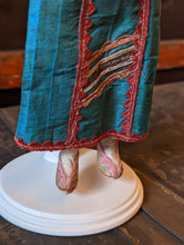 Load image into Gallery viewer, Antique Qing Dynasty Female Opera Doll - Chaozhou Region c. 1880
