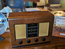 Load image into Gallery viewer, Vintage Wooden Valve Radio - Bush AC11
