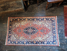 Load image into Gallery viewer, 5&#39;4&quot; x 3&#39;3&#39; Vintage Hand Knotted Wool Rug - 161 x 98cm
