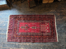 Load image into Gallery viewer, 5&#39;4&quot; x 3&#39; Fine Antique Afghan Balouch Prayer Rug - 162 x 92 cm
