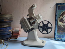 Load image into Gallery viewer, 1950&#39;s CIRSE MISSOURI Working 8mm Movie Projector
