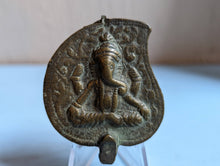 Load image into Gallery viewer, Antique Brass South Indian Bindi Box Container - Ganesh
