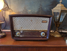 Load image into Gallery viewer, Stella 1950&#39;s 239U Vintage Valve Radio
