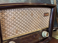 Load image into Gallery viewer, Stella 1950&#39;s 239U Vintage Valve Radio
