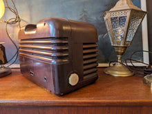 Load image into Gallery viewer, 1950&#39;s Bush DAC10 Vintage Bakelite Valve Radio
