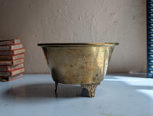 Load image into Gallery viewer, Vintage Small Tripod Brass Planter / Jardinier
