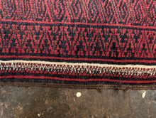 Load image into Gallery viewer, 4&#39;11&quot; x 3&#39; Vintage Afghan Baluch Rug - 150 x 94cm
