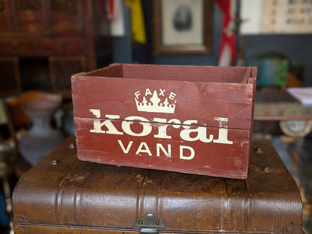 Original Vintage Koral Vand Beer Crate