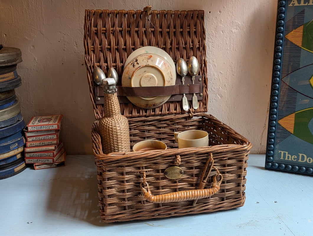 1950's Sirram 2 Person Picnic Basket