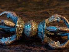 Load image into Gallery viewer, 19th.C Tibetan Bronze Buddhist Thunderbolt Tiantie Vajra Droje
