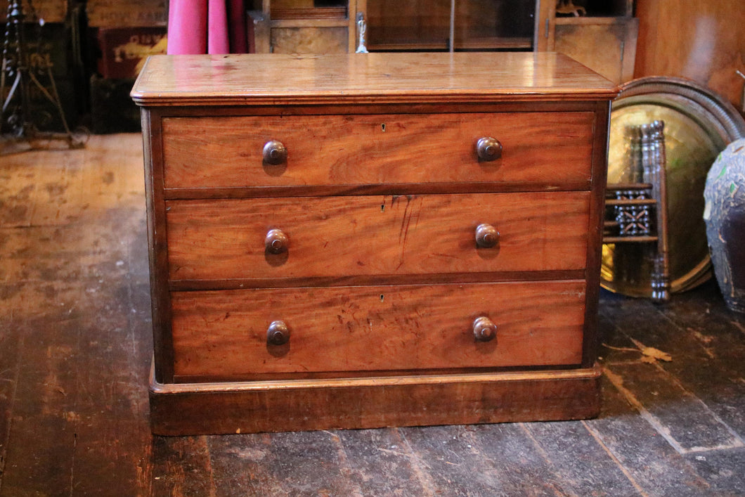 Antique Victorian Mahogany Chest of Drawers