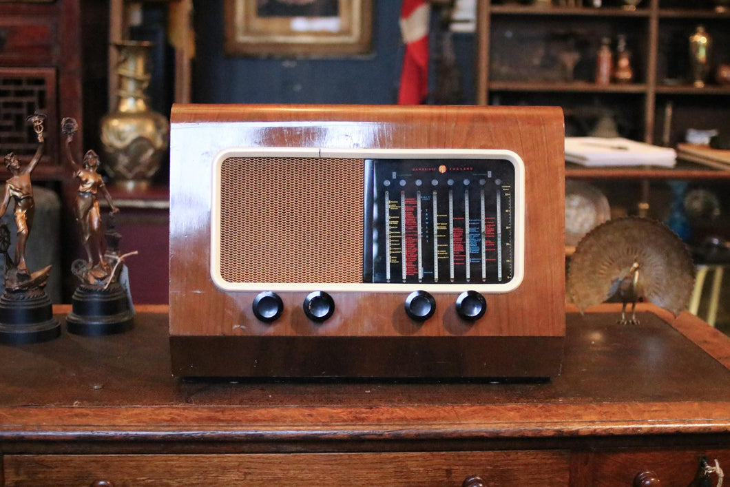 Vintage PYE Cambridge T19D Wooden Case Valve Radio