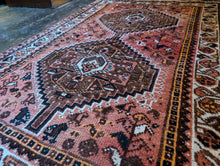 Load image into Gallery viewer, 5&#39; x 3&#39;5&quot; Vintage Shiraz Wool Tribal Rug - 152 x 104cm
