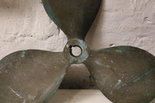 Load image into Gallery viewer, Large Early 20th.C Antique Brass Ships Propellor
