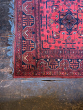 Load image into Gallery viewer, 5&#39; x 3&#39;3&quot; Early 20th.C Afghan Baluch Rug - 152 x 100cm
