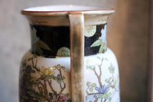 Load image into Gallery viewer, Early 20th.C Japanese Satsuma Porcelain Gold Gilded Vase
