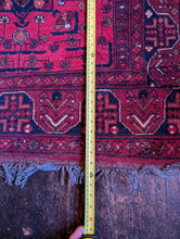 Load image into Gallery viewer, 5&#39; x 3&#39;3&quot; Early 20th.C Afghan Baluch Rug - 152 x 100cm
