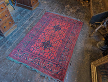 Load image into Gallery viewer, 5&#39; x 3&#39;3&quot; Early 20th.C Afghan Baluch Rug - 152 x 100cm
