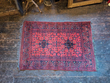 Load image into Gallery viewer, 5&#39; x 3&#39;3&quot; Early 20th.C Afghan Baluch Rug - 152 x 100cm
