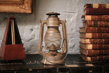 Load image into Gallery viewer, Vintage German Feuerhand 1275 German Oil Lantern
