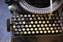 Load image into Gallery viewer, The Caligraph No.2 Antique Typewriter
