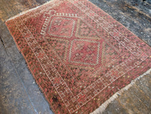 Load image into Gallery viewer, 3&#39;5&quot; x 2&#39;7&quot; Vintage Early 20th.C Afghan Baluch / Balouch Rug - 105 x 77 cm
