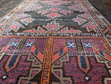 Load image into Gallery viewer, 5&#39; x 2&#39;7&quot; Vintage Early 20th.C Afghan Baluch / Balouch Rug - 151 x 78 cm
