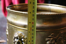 Load image into Gallery viewer, Early 20th.C Arts &amp; Crafts Brass Embossed Plant Pot / Jardiniere
