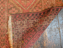 Load image into Gallery viewer, 3&#39;5&quot; x 2&#39;7&quot; Vintage Early 20th.C Afghan Baluch / Balouch Rug - 105 x 77 cm
