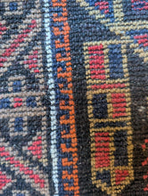 Load image into Gallery viewer, 5&#39; x 2&#39;7&quot; Vintage Early 20th.C Afghan Baluch / Balouch Rug - 151 x 78 cm
