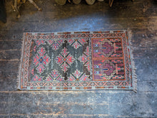 Load image into Gallery viewer, 5&#39; x 2&#39;7&quot; Vintage Early 20th.C Afghan Baluch / Balouch Rug - 151 x 78 cm

