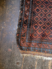 Load image into Gallery viewer, 48&quot; x 35.5&quot; Antique Afghan Baluch Prayer Rug - 122 x 90cm
