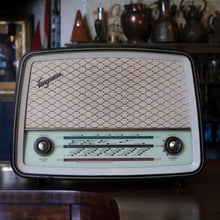 Load image into Gallery viewer, RESERVED KIRSTEN - 1950&#39;s Little Maestro T66/3 Vintage Valve Radio
