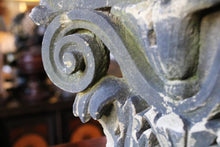 Load image into Gallery viewer, 19th Century Neoclassical Carved Limestone Corinthian Column Capital

