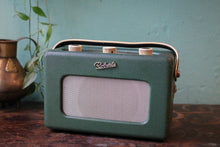 Load image into Gallery viewer, 1960&#39;s Roberts R200 Battery Valve Radio
