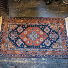 Load image into Gallery viewer, 3&#39;3&quot; x 5&#39;7&quot; - Vintage Geometric Wool Rug – 115cm x 171 cm
