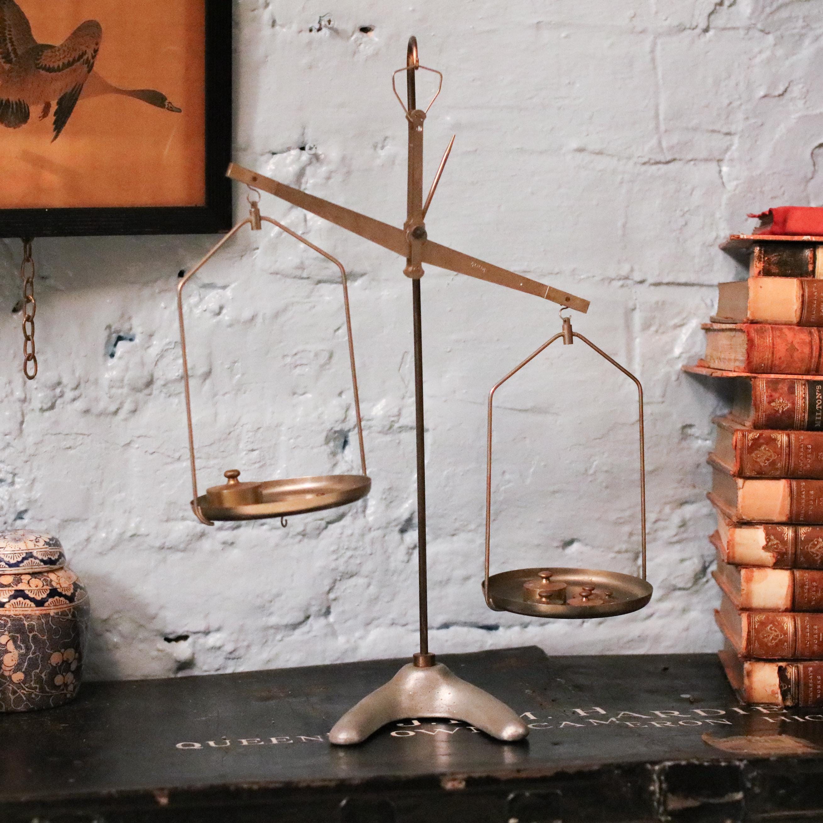 Vintage Desktop Balance Scale with Weights – CIRCUS OF CURIOS