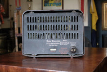 Load image into Gallery viewer, Vintage Bush DAC 90A Bakelite Valve Radio
