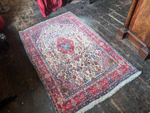 Load image into Gallery viewer, 3&#39;6.5&quot; x 5&#39;7&quot; - Vintage Sarouk Rug – Hand-Knotted Wool - 108 x 170cm
