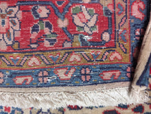 Load image into Gallery viewer, 3&#39;6.5&quot; x 5&#39;7&quot; - Vintage Sarouk Rug – Hand-Knotted Wool - 108 x 170cm
