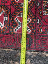 Load image into Gallery viewer, 3'10" x 1'6" Early 20th.C Afghan Balouch Prayer Rug - 114 x 62 cm

