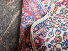 Load image into Gallery viewer, 3&#39;6.5&quot; x 5&#39;7&quot; - Vintage Sarouk Rug – Hand-Knotted Wool - 108 x 170cm
